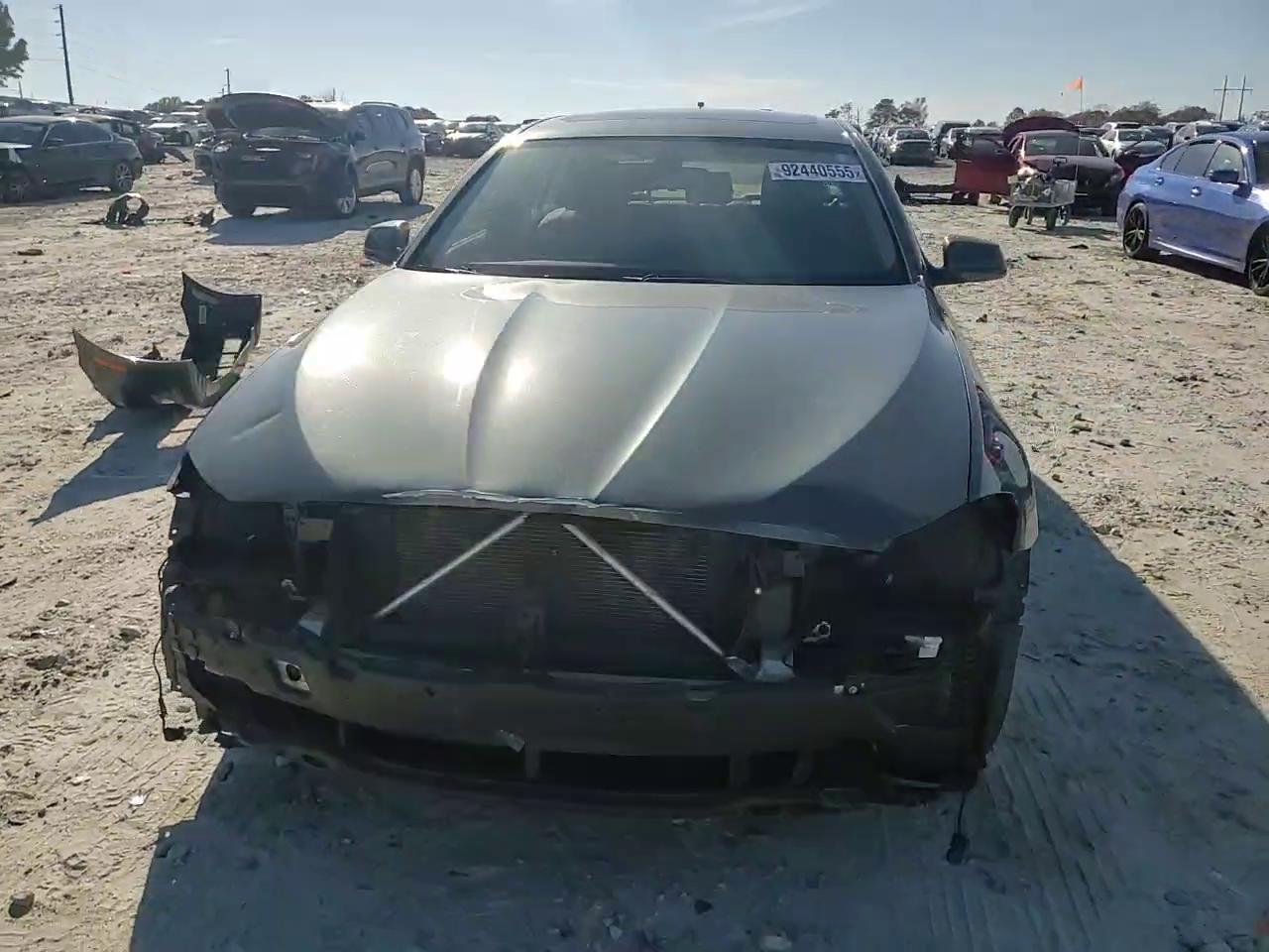 Фото: WBAXG5C52CDY29435