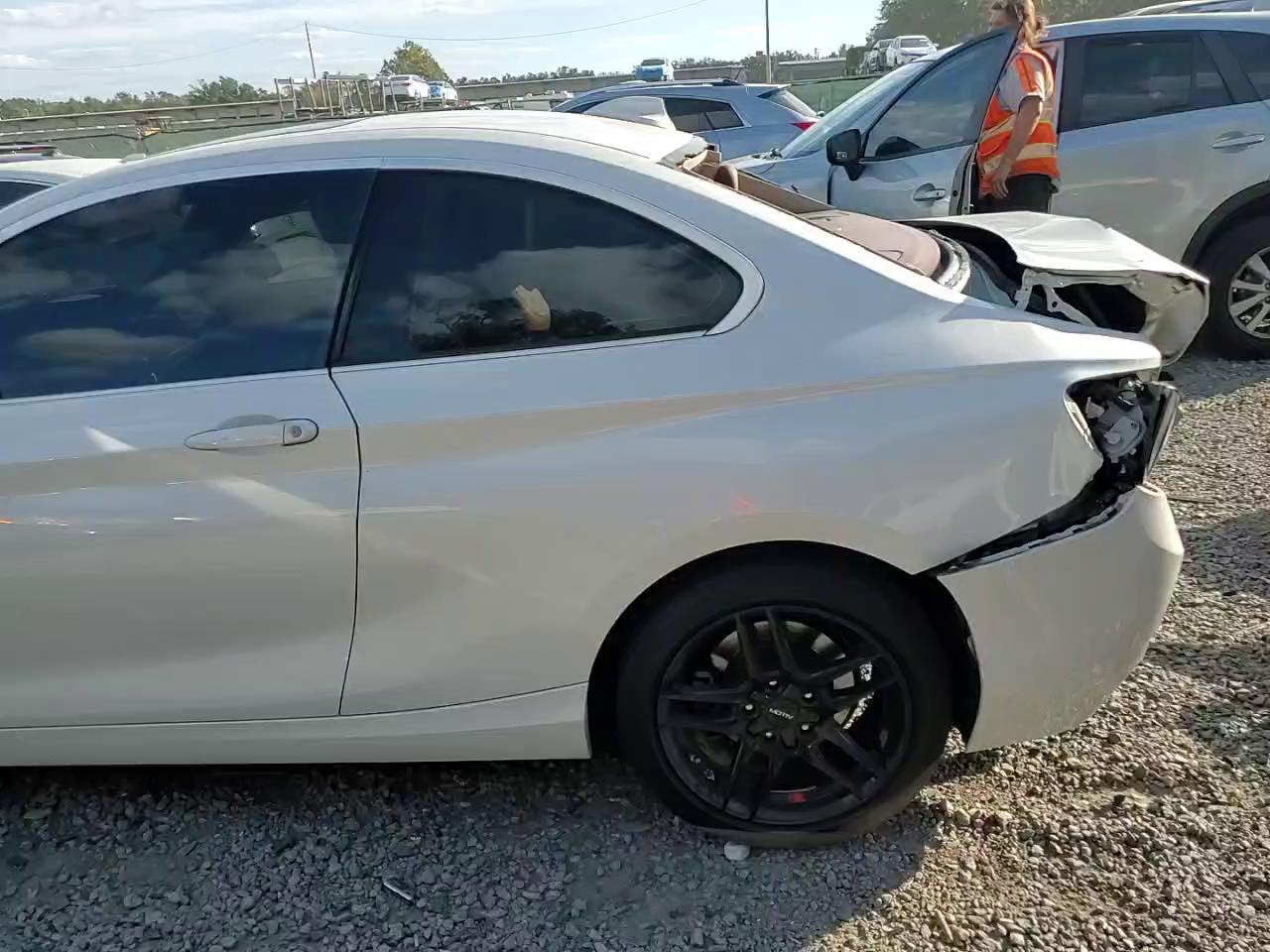 Фото: WBA1F5C53FV257170