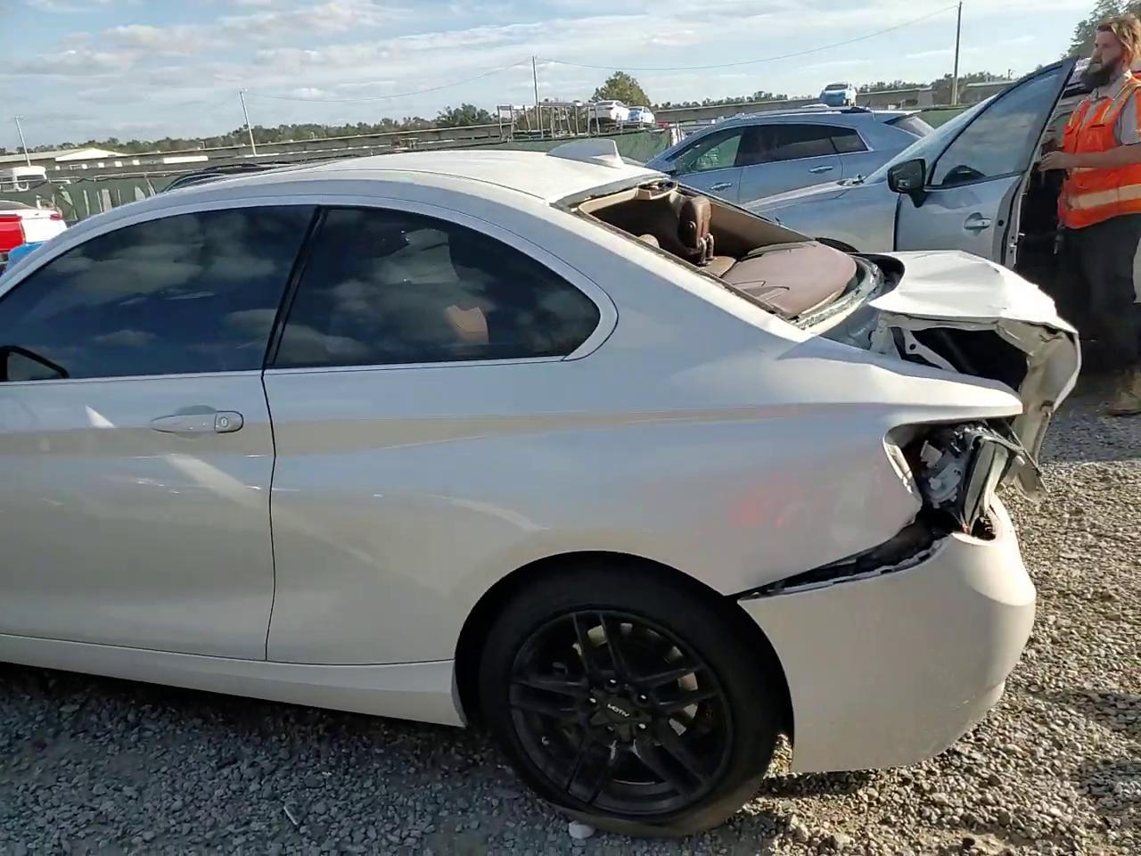 Фото: WBA1F5C53FV257170