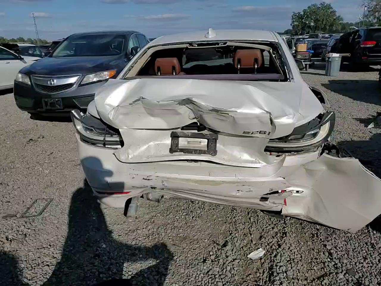 Фото: WBA1F5C53FV257170