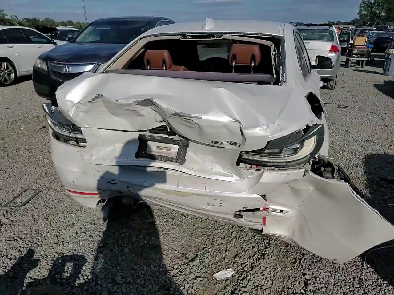 Фото: WBA1F5C53FV257170