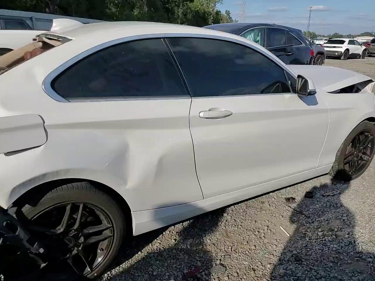 Фото: WBA1F5C53FV257170