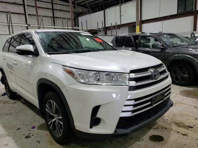 2018 Toyota Highlander Le VIN: 5TDBZRFH3JS856021 Lot: 93599095