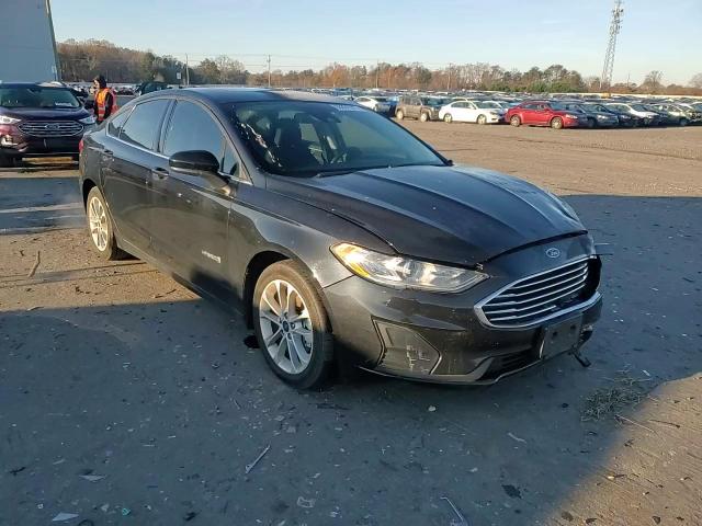 2019 Ford Fusion Se VIN: 3FA6P0LU7KR120813 Lot: 93831975