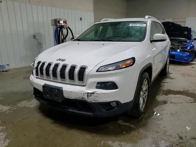 2016 Jeep Cherokee Latitude VIN: 1C4PJLCB2GW208480 Lot: 92031105