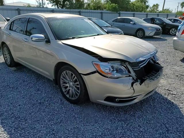 2013 Chrysler 200 Limited VIN: 1C3CCBCG7DN593717 Lot: 93468305