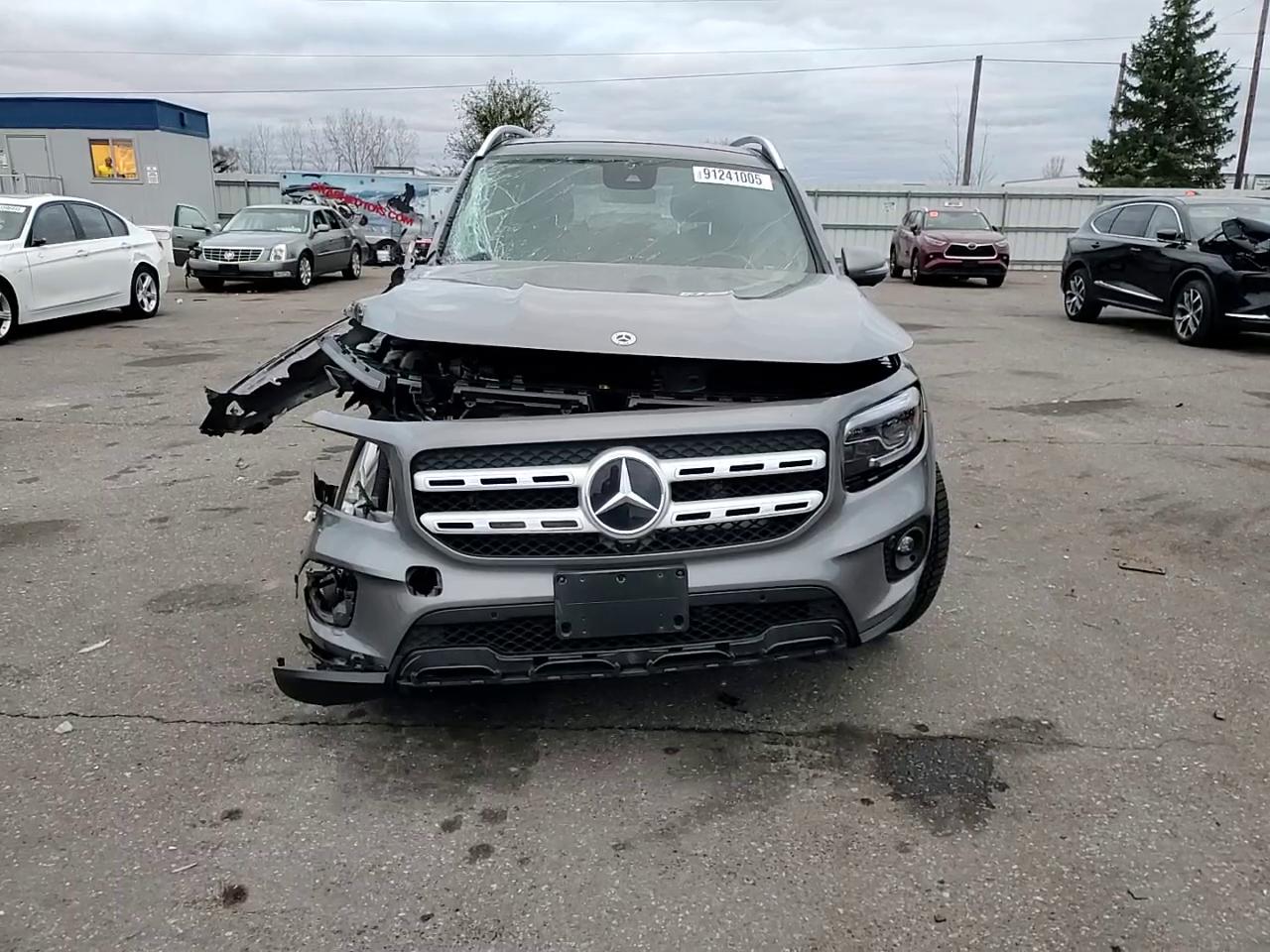 Фото: W1N4M4HB6PW297746