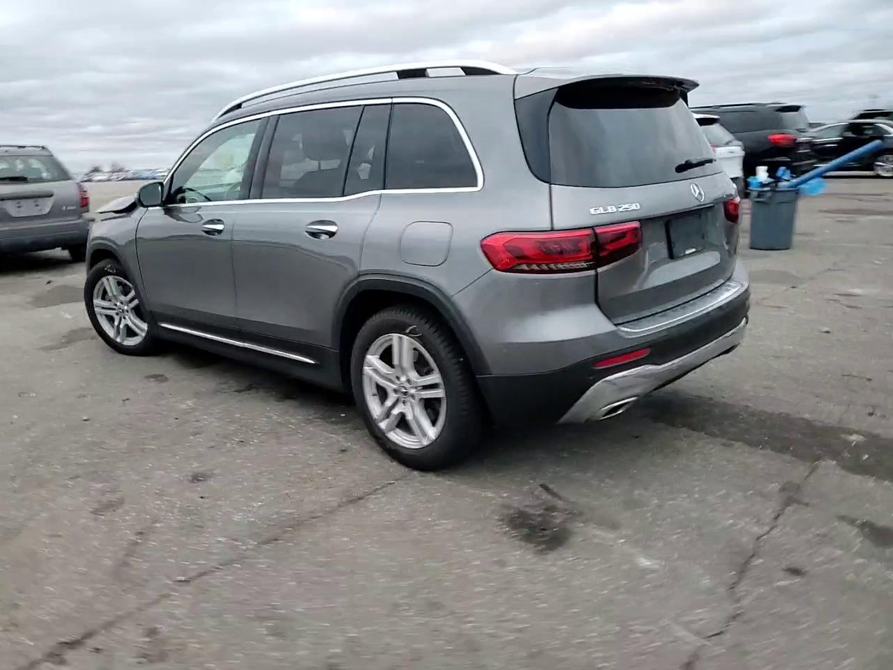 Фото: W1N4M4HB6PW297746