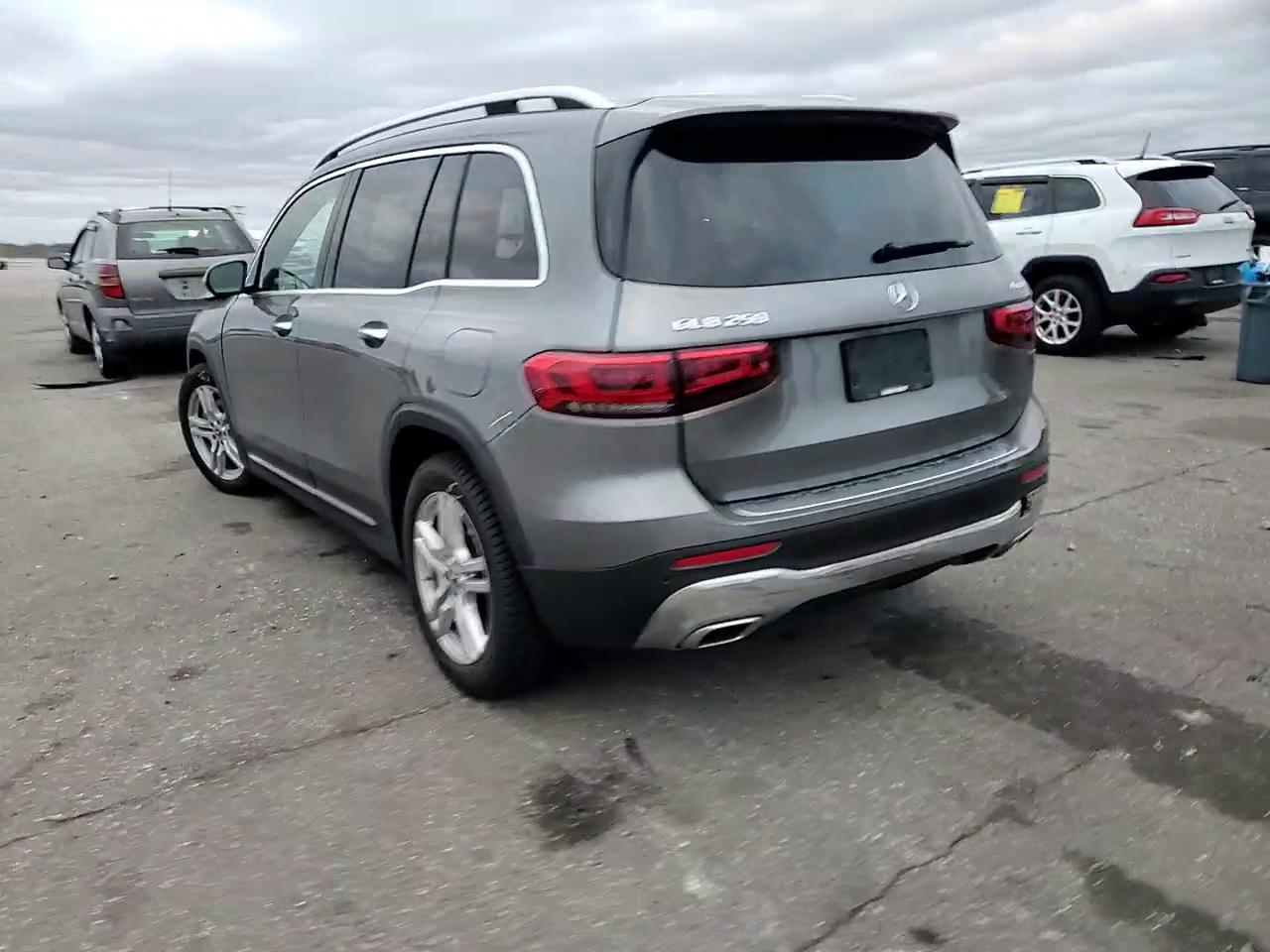 Фото: W1N4M4HB6PW297746