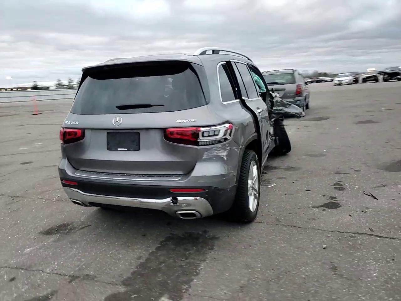 Фото: W1N4M4HB6PW297746