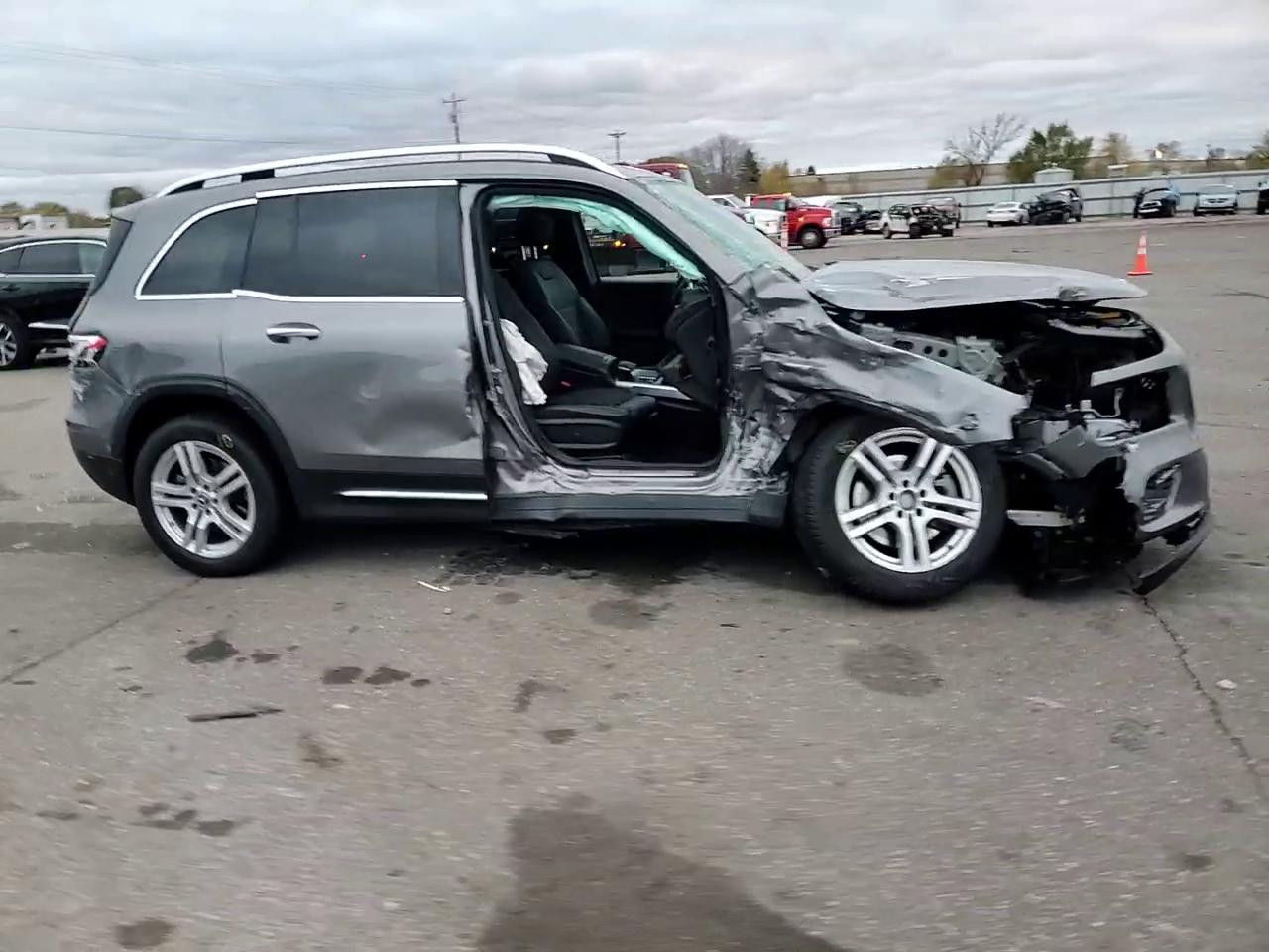 Фото: W1N4M4HB6PW297746