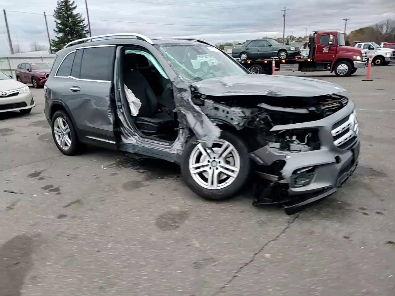 Фото: W1N4M4HB6PW297746