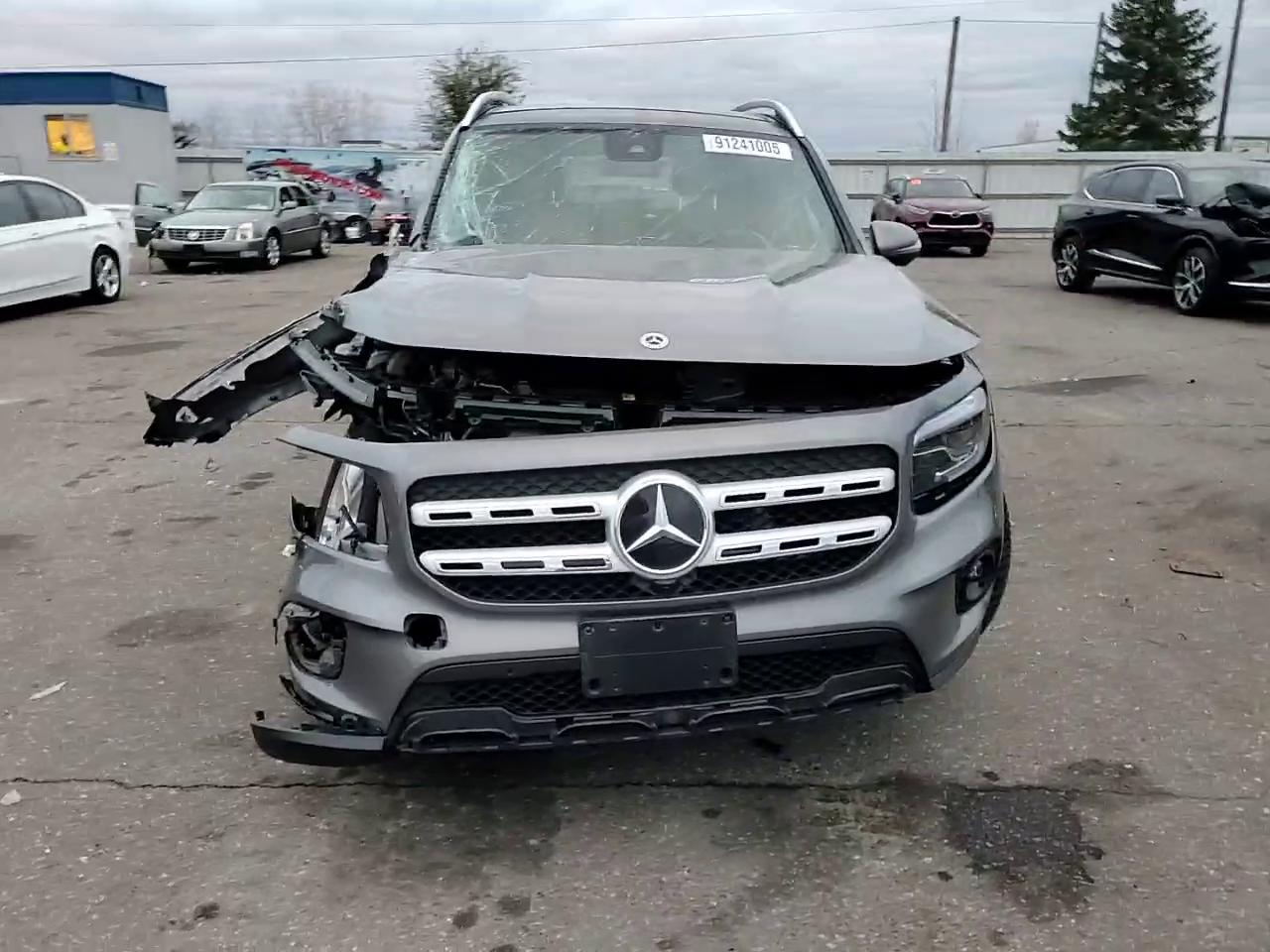 Фото: W1N4M4HB6PW297746