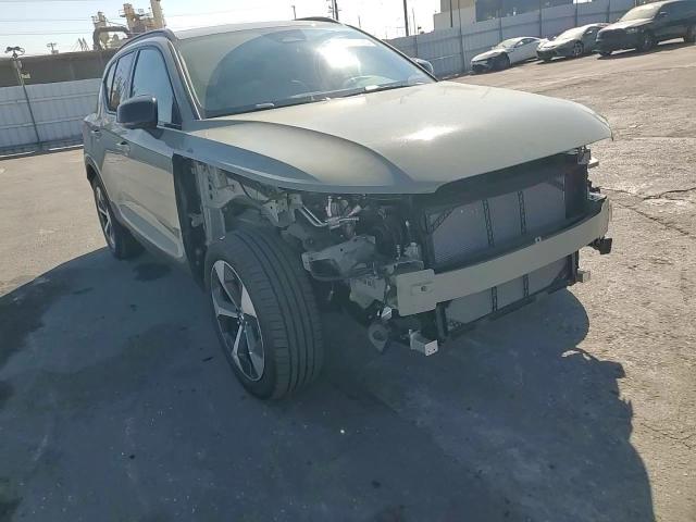 2025 Volvo Xc40 Plus VIN: YV4L12UC6S2524820 Lot: 91846235