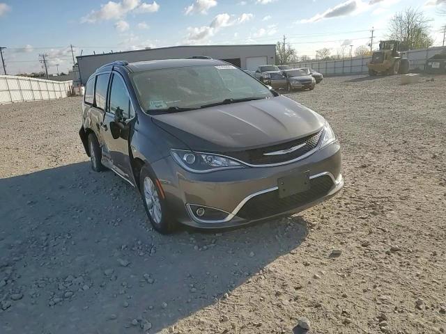 2019 Chrysler Pacifica Touring L VIN: 2C4RC1BG4KR704824 Lot: 91435945