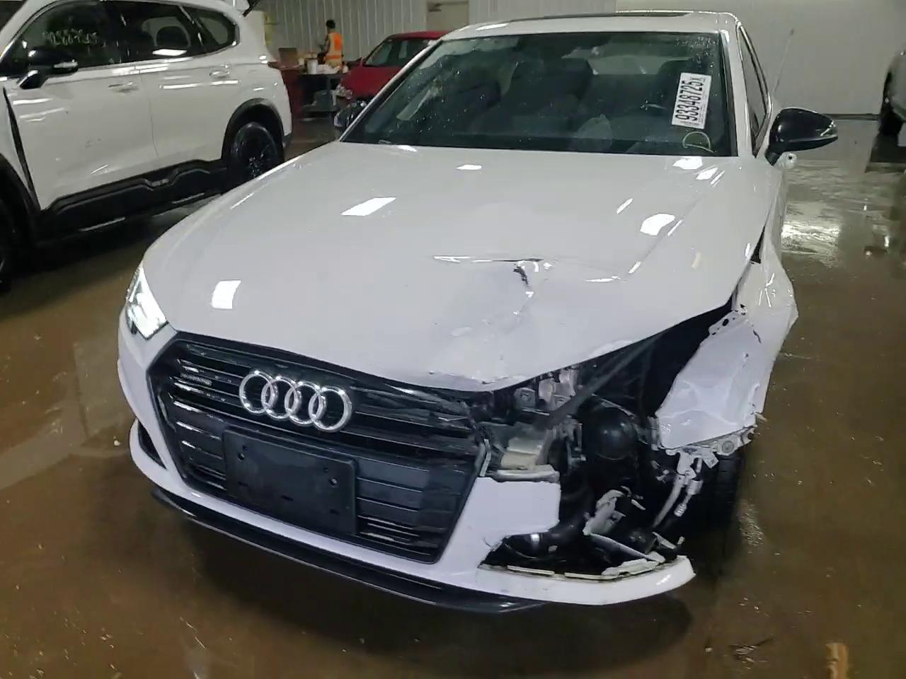 Фото: WAUENAF44KN019726