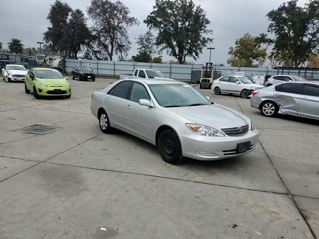 2003 Toyota Camry Le VIN: 4T1BE32K23U742676 Lot: 94325655