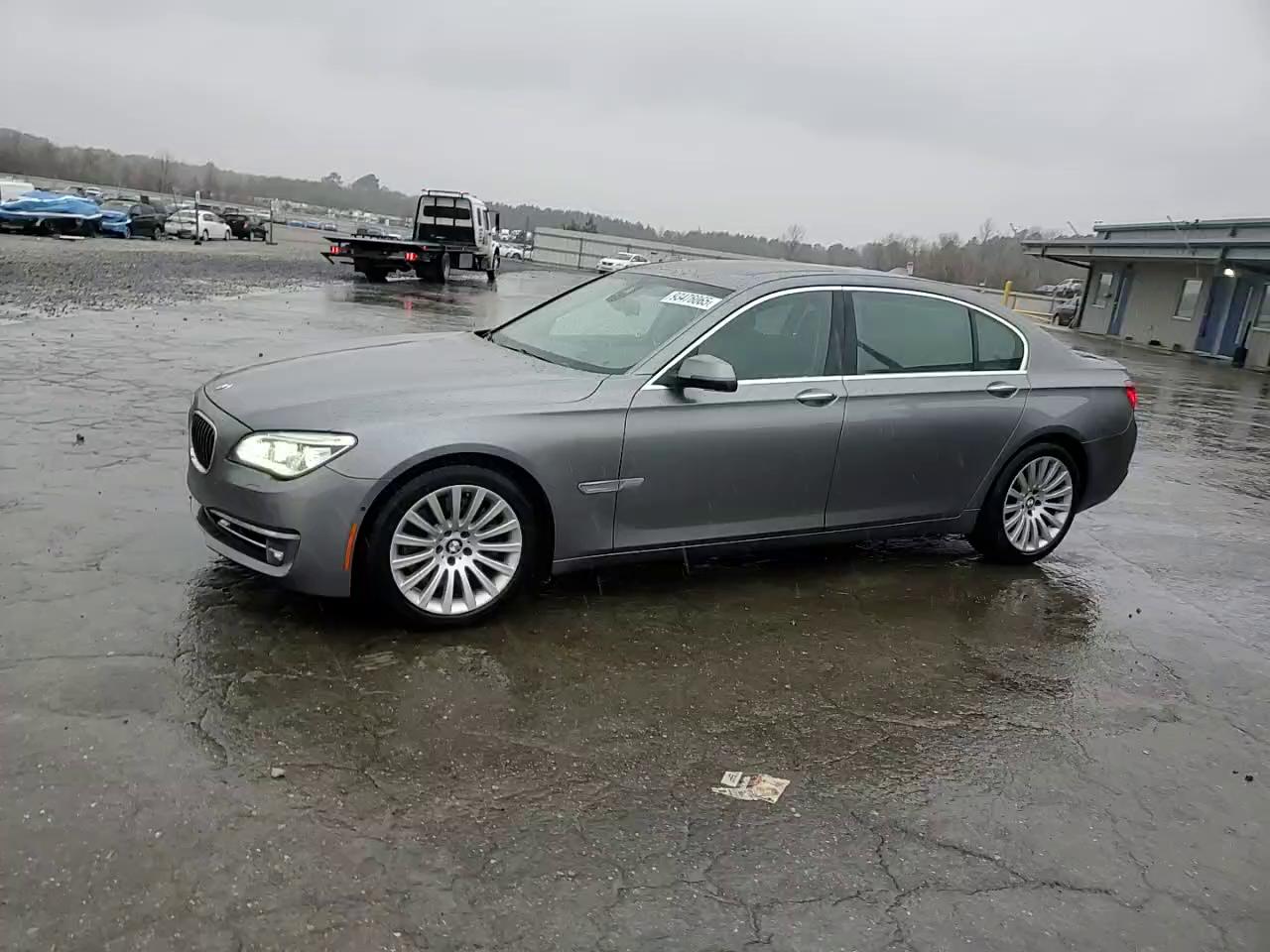 Фото: WBAYE8C55DD132788