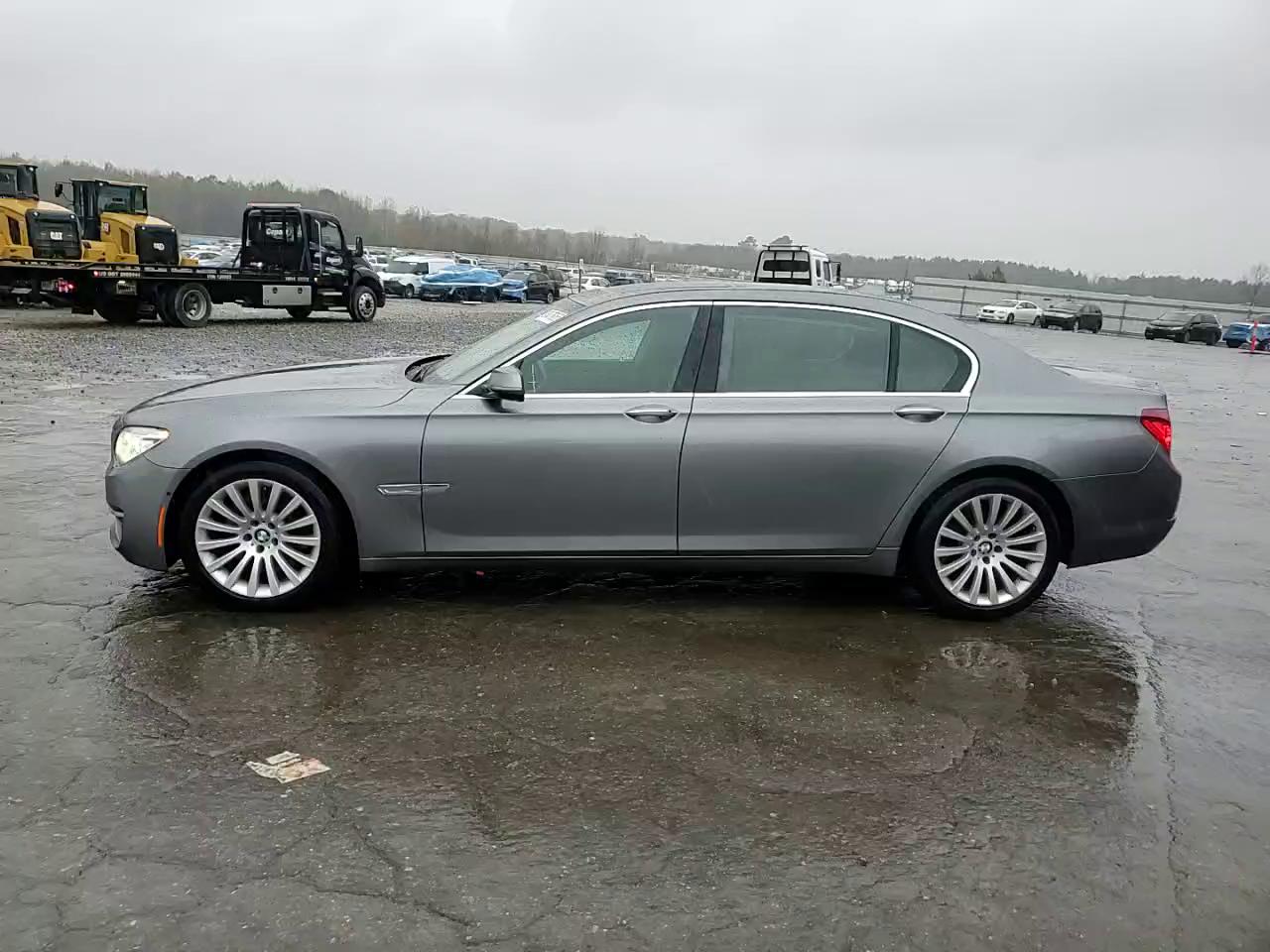 Фото: WBAYE8C55DD132788