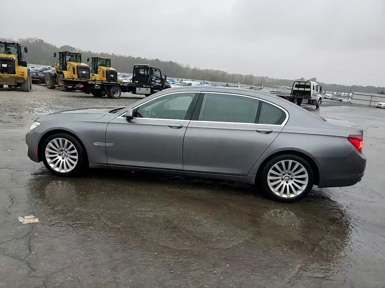 Фото: WBAYE8C55DD132788