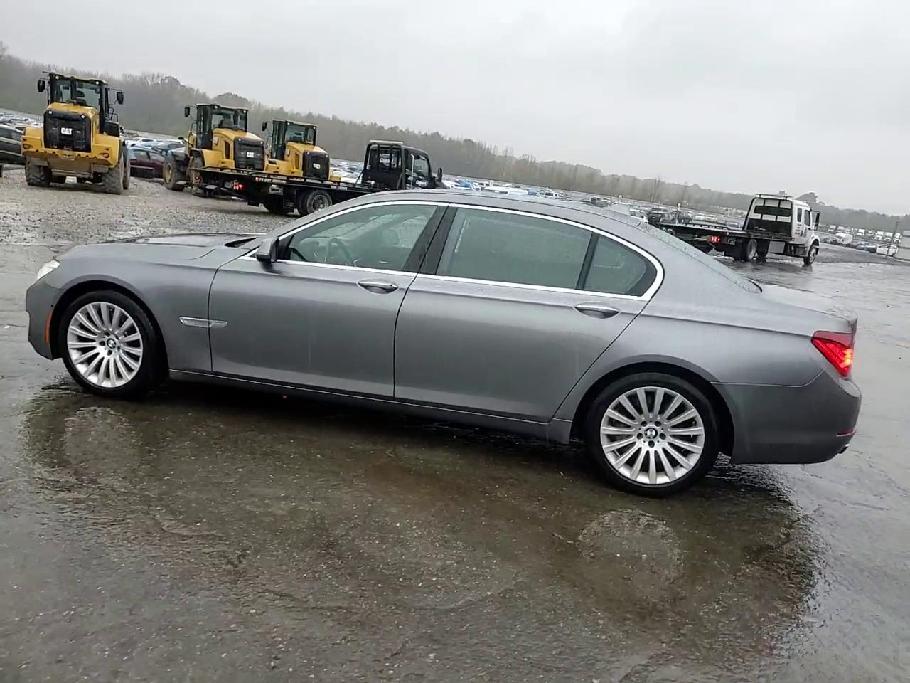 Фото: WBAYE8C55DD132788