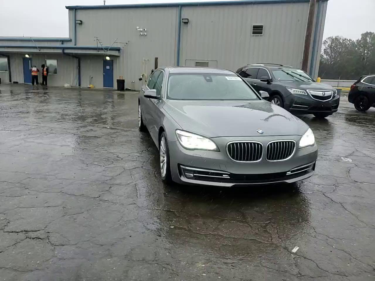 Фото: WBAYE8C55DD132788