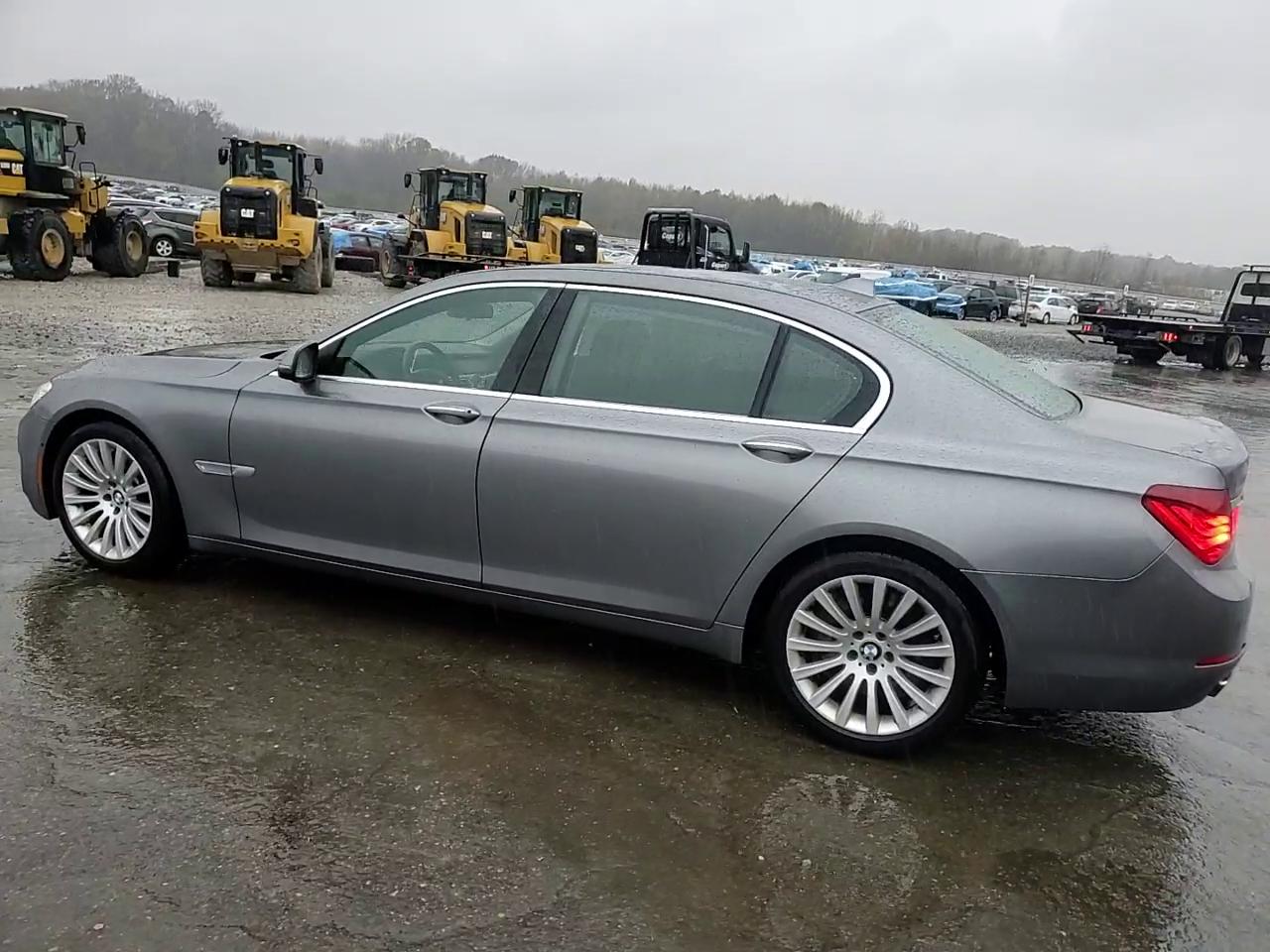 Фото: WBAYE8C55DD132788