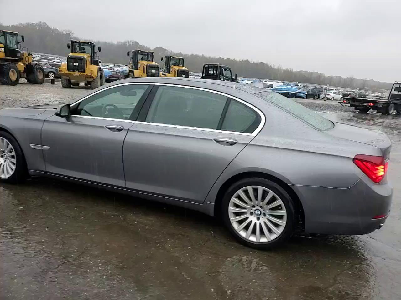 Фото: WBAYE8C55DD132788