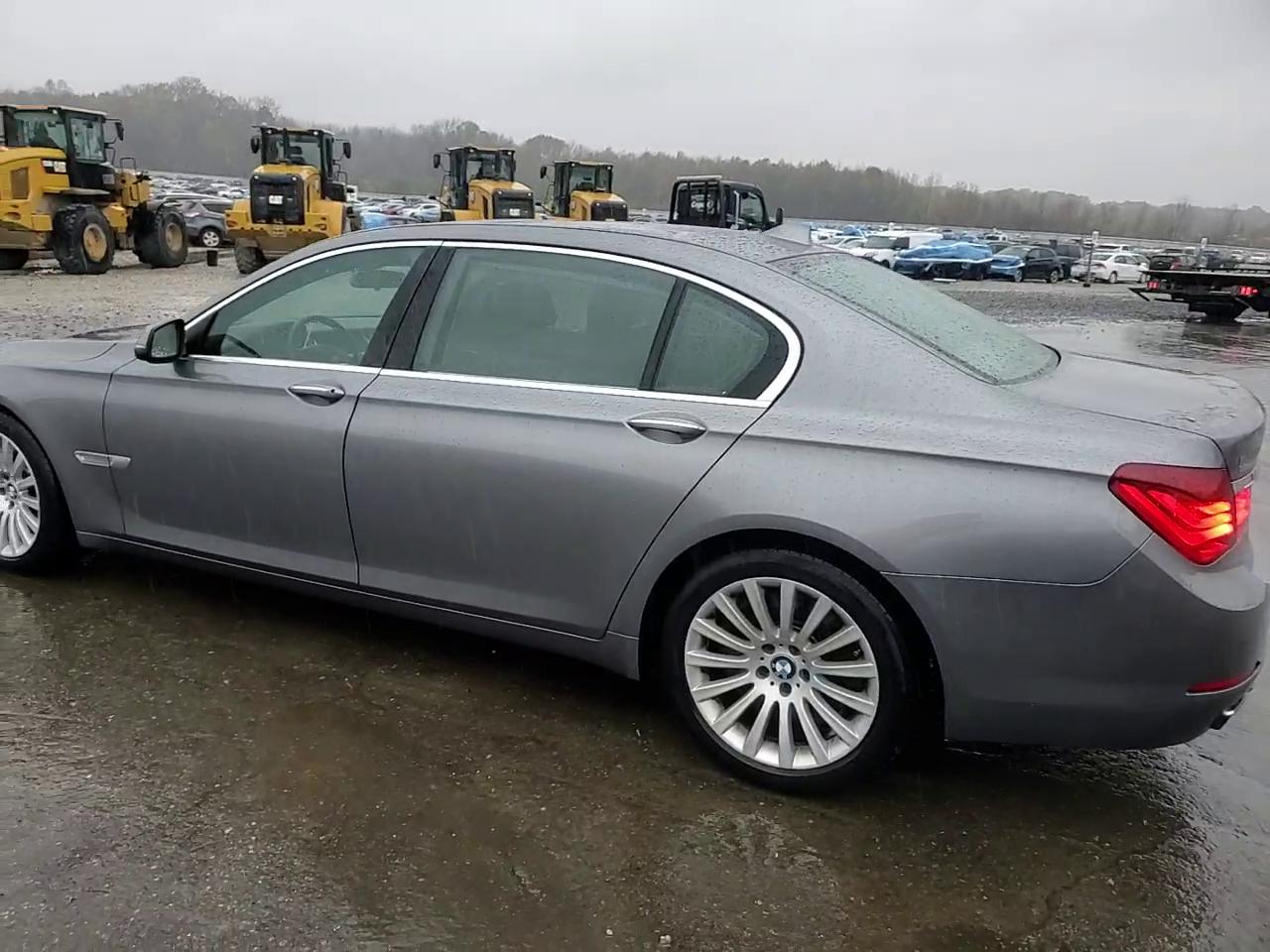 Фото: WBAYE8C55DD132788