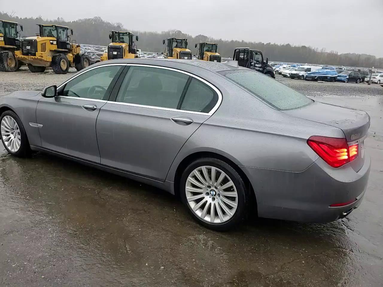 Фото: WBAYE8C55DD132788