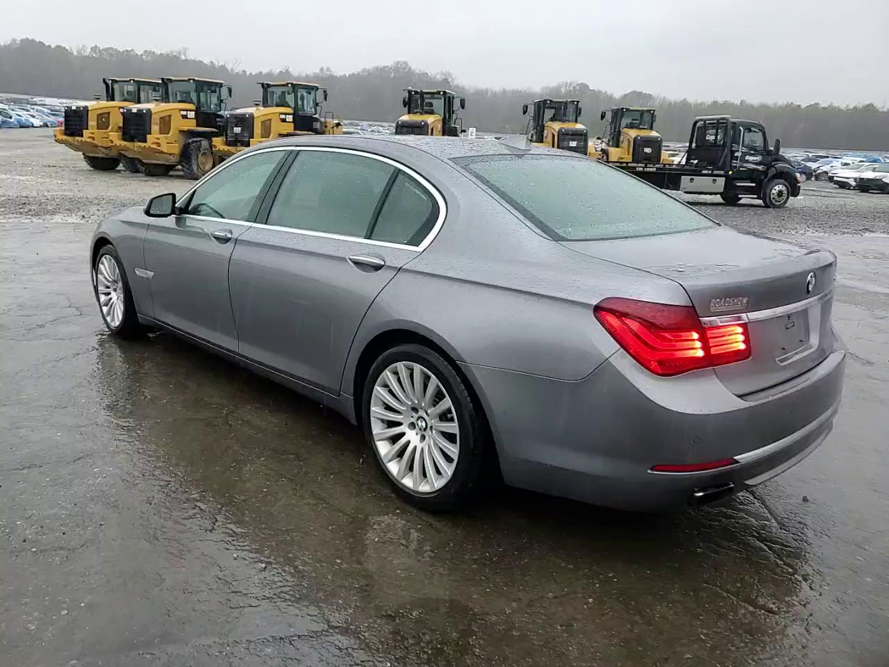 Фото: WBAYE8C55DD132788