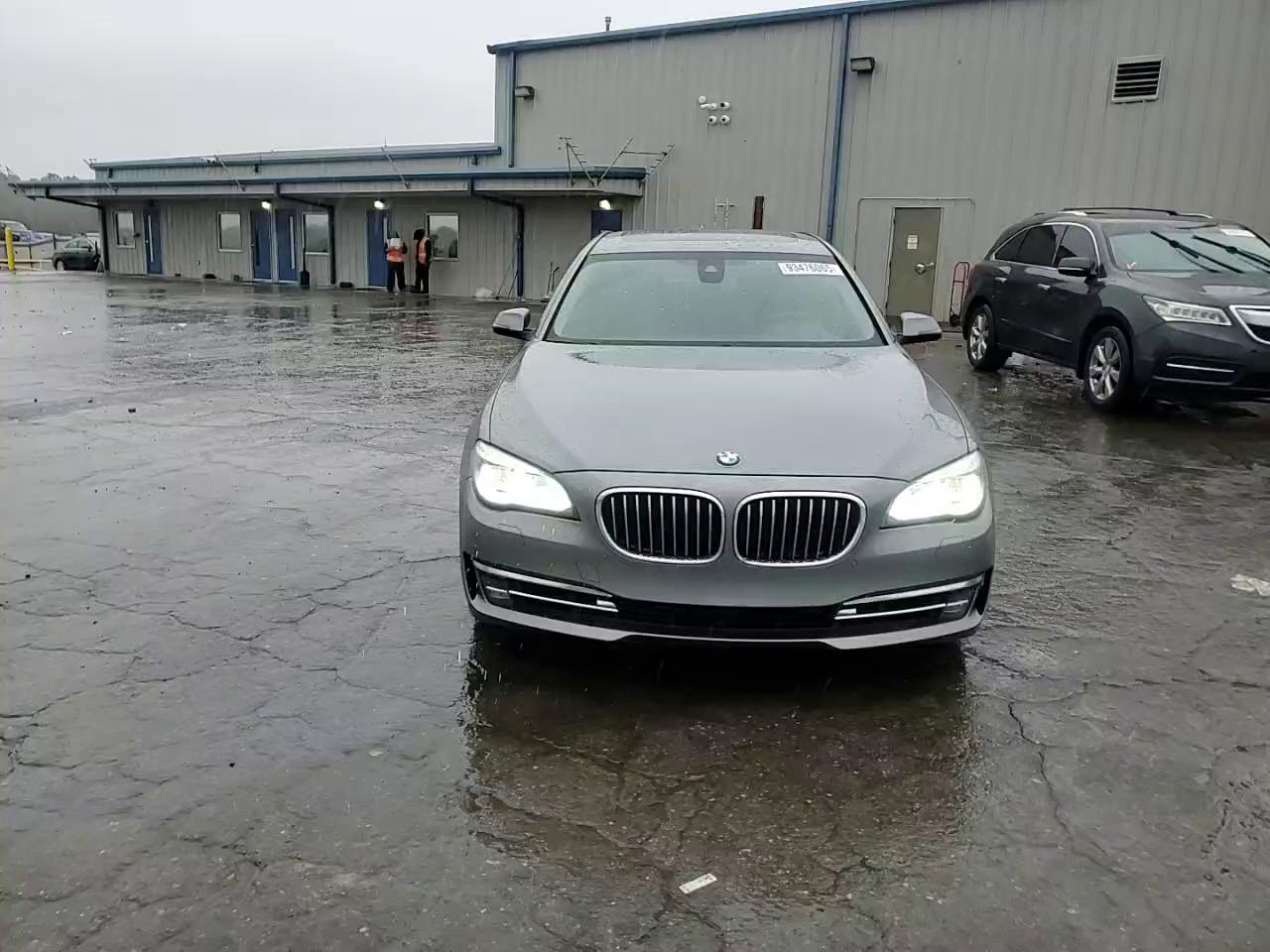 Фото: WBAYE8C55DD132788