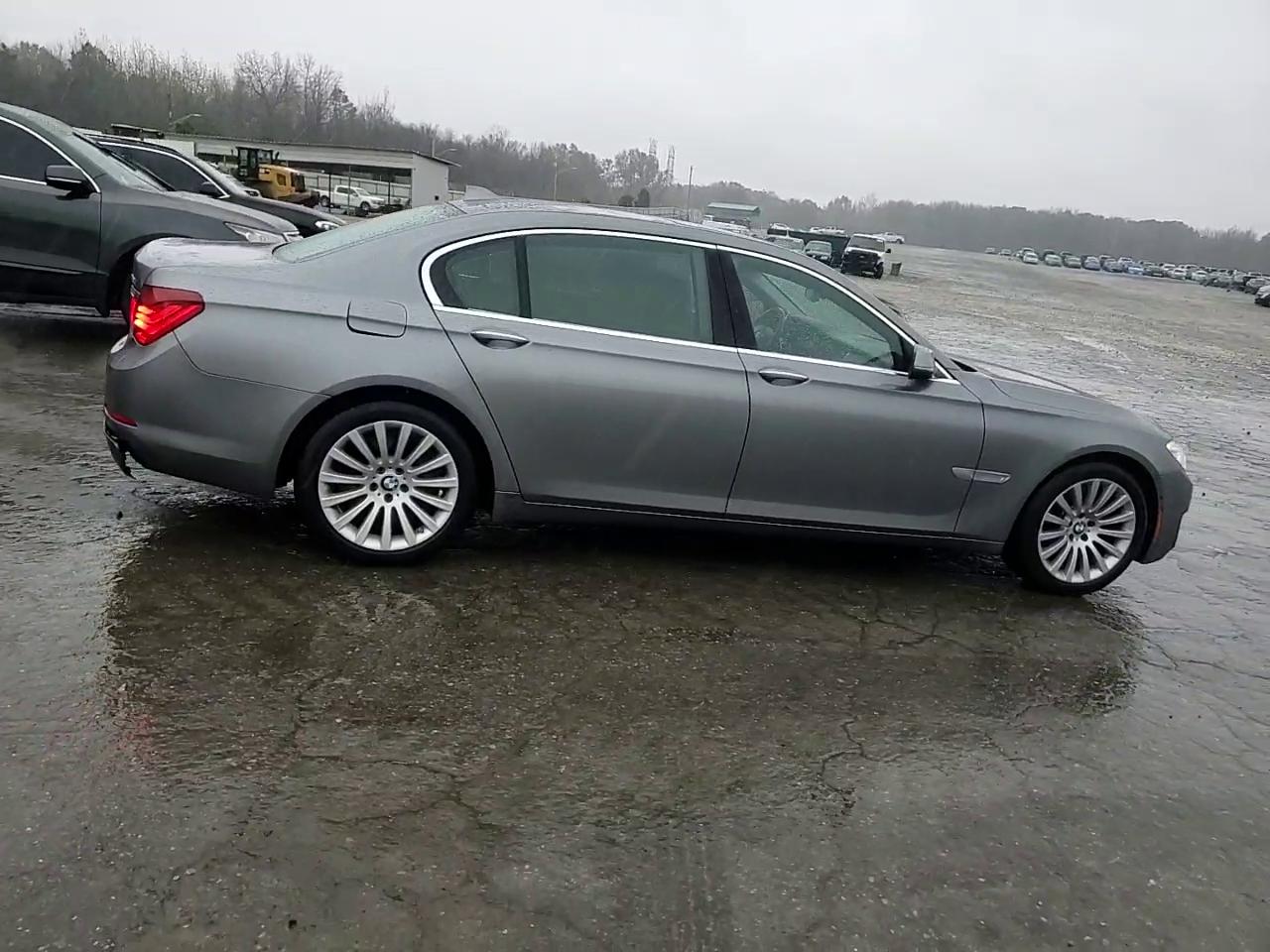 Фото: WBAYE8C55DD132788