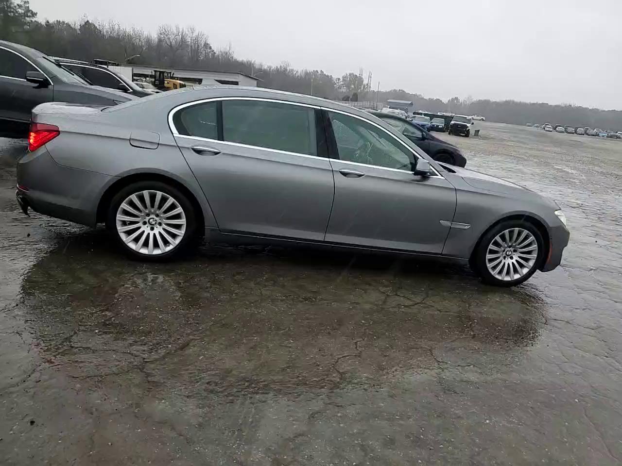 Фото: WBAYE8C55DD132788