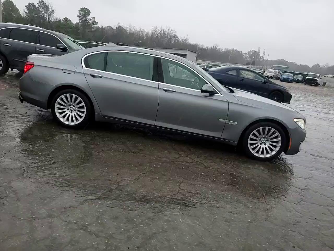 Фото: WBAYE8C55DD132788