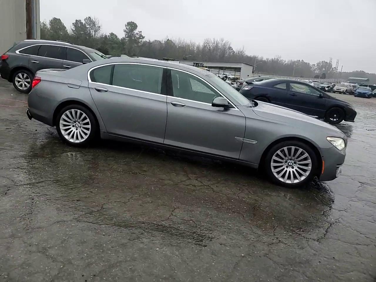 Фото: WBAYE8C55DD132788