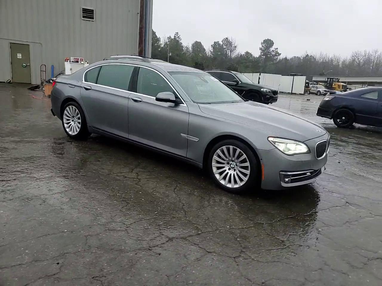 Фото: WBAYE8C55DD132788