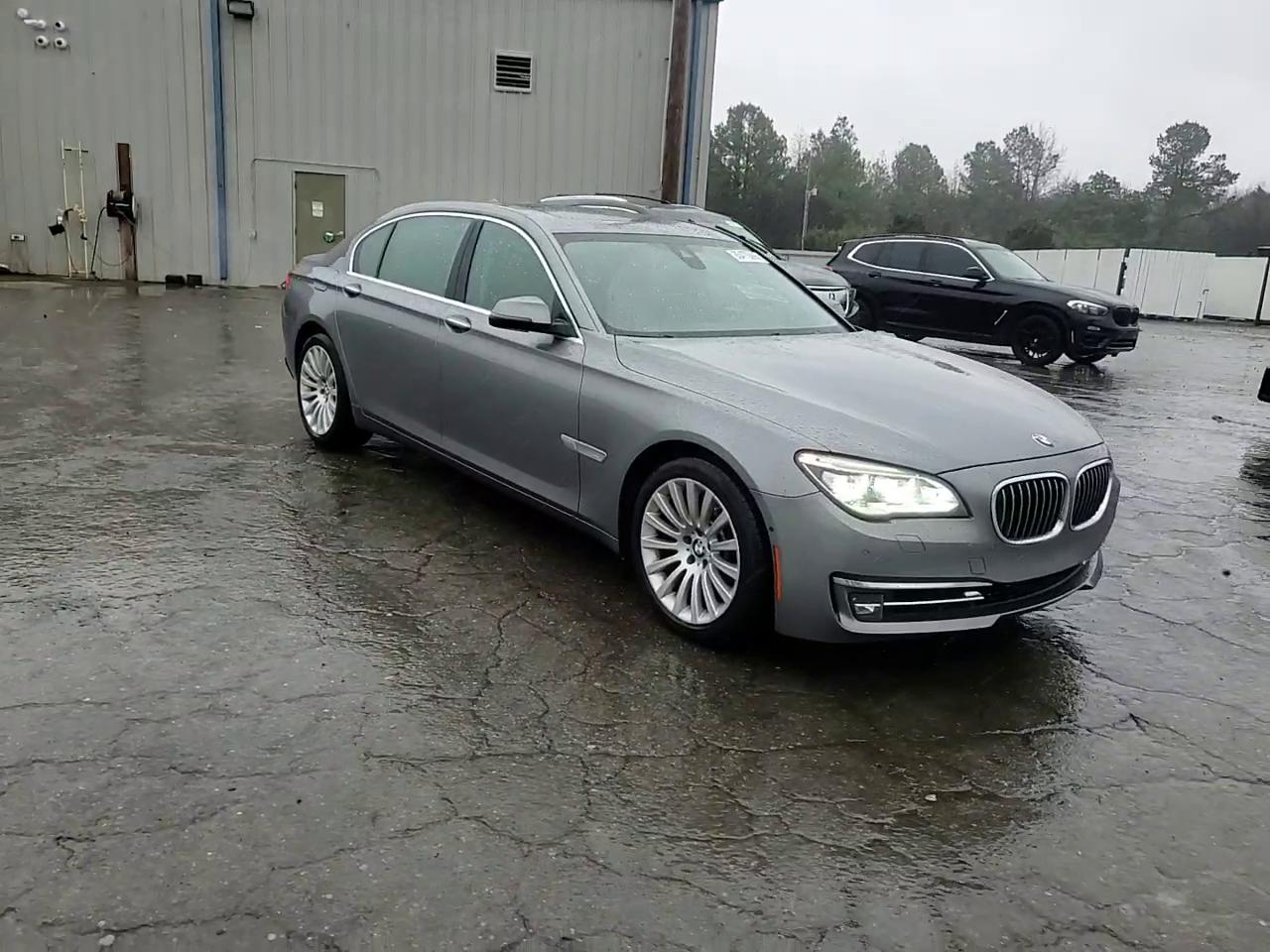 Фото: WBAYE8C55DD132788