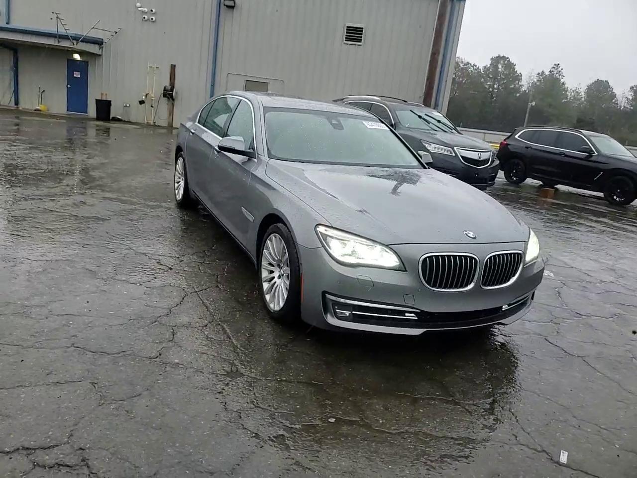 Фото: WBAYE8C55DD132788