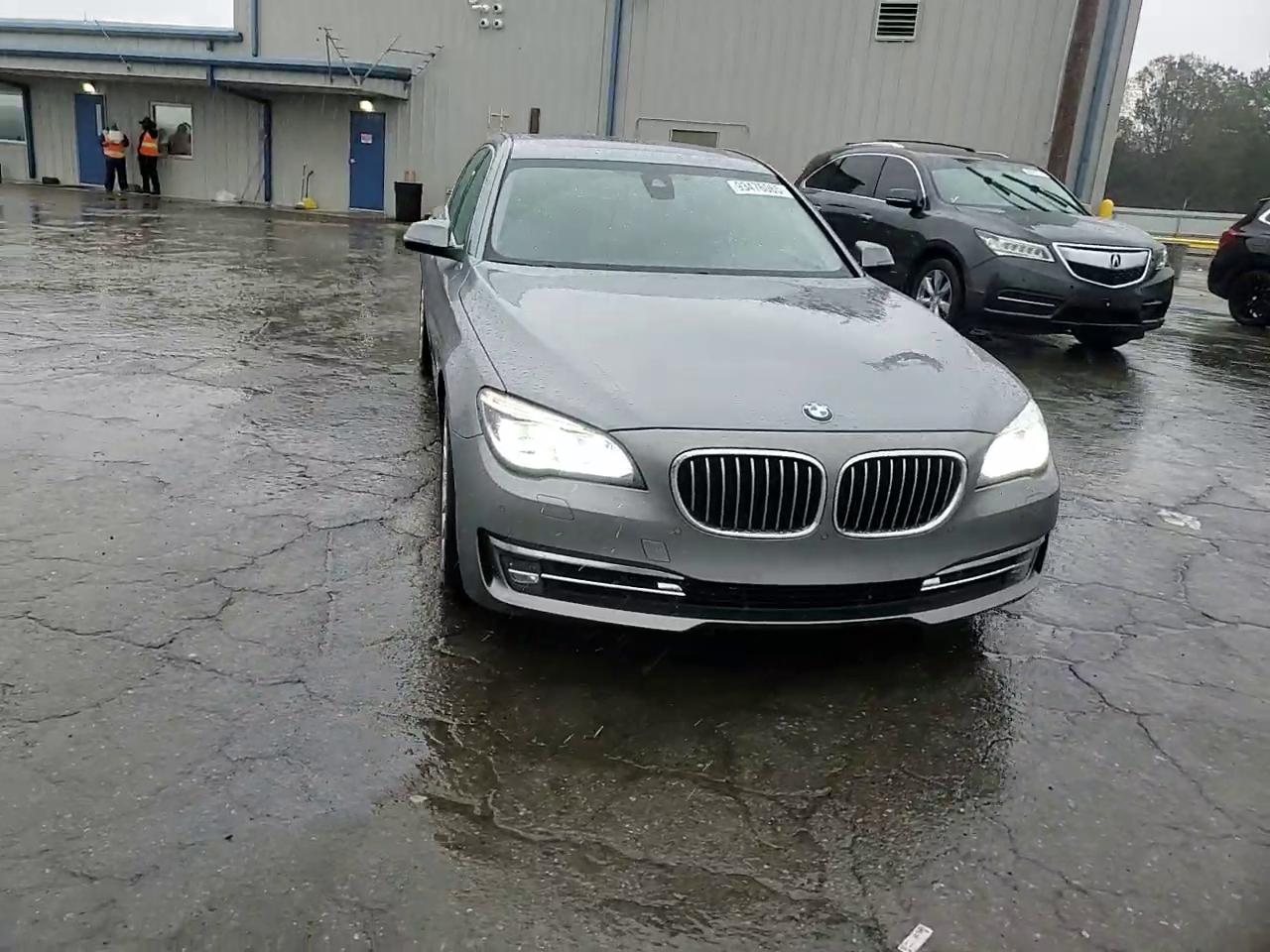 Фото: WBAYE8C55DD132788