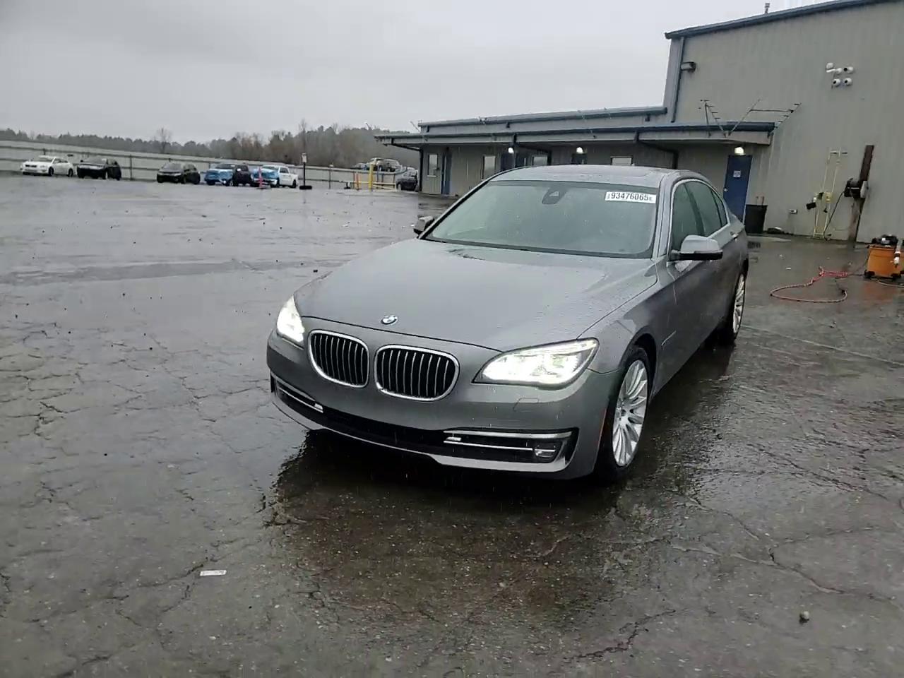 Фото: WBAYE8C55DD132788