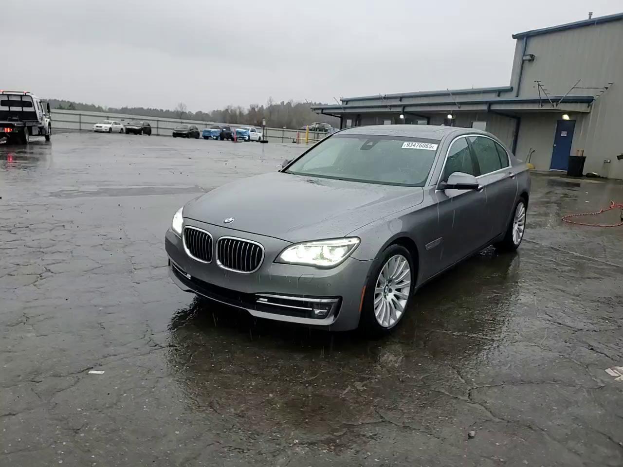 Фото: WBAYE8C55DD132788