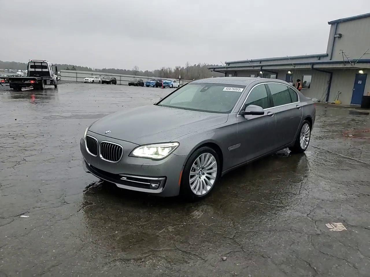 Фото: WBAYE8C55DD132788