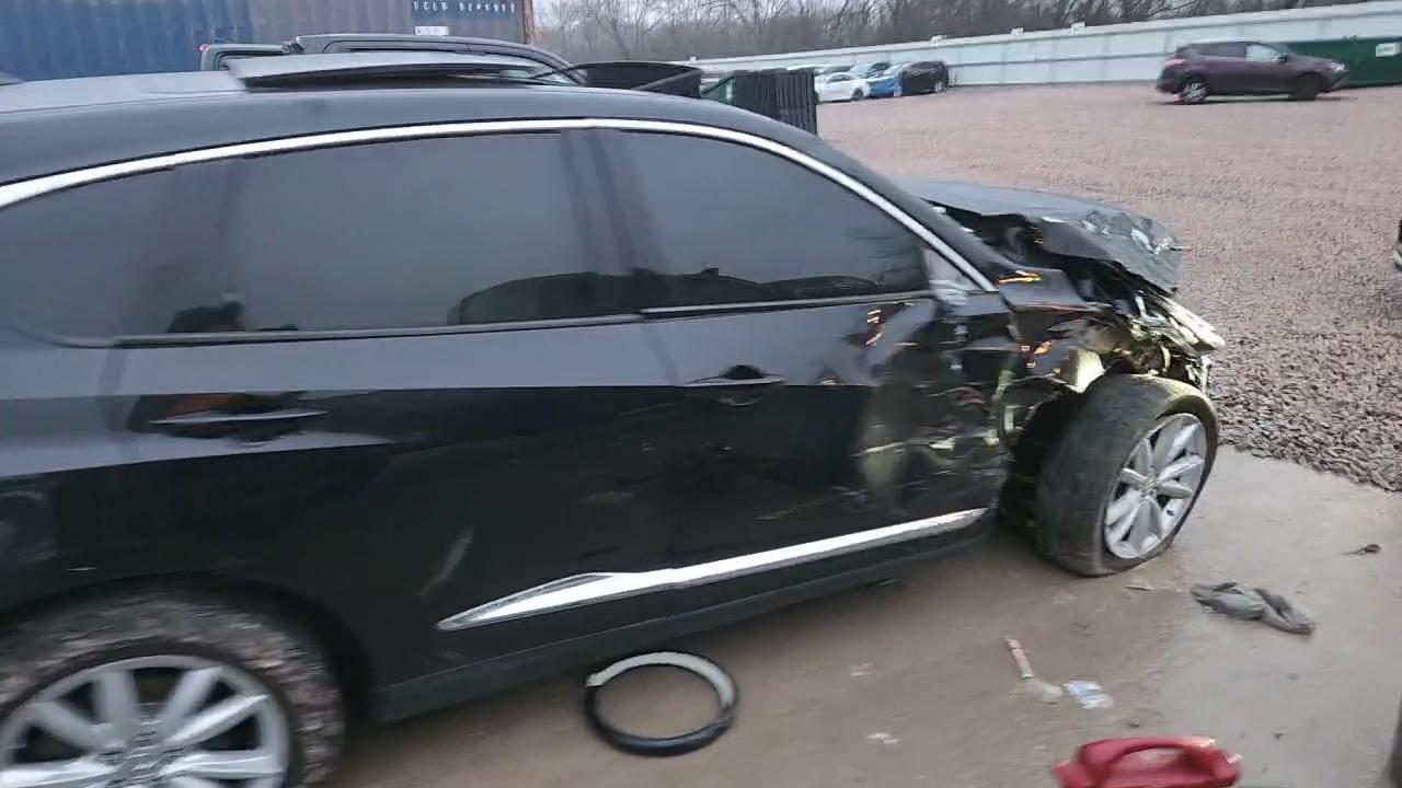 Фото: 5J8TC2H38KL003701