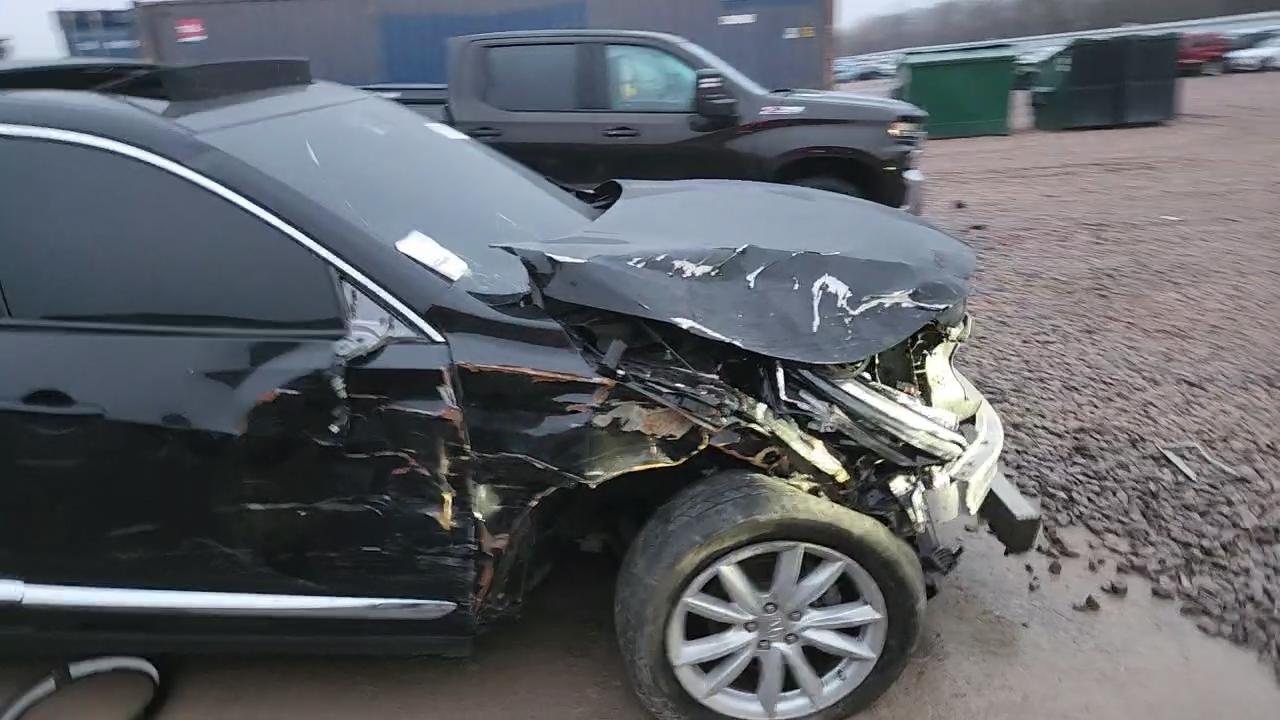 Фото: 5J8TC2H38KL003701