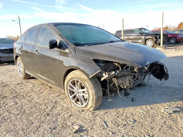 2018 Ford Focus Se VIN: 1FADP3F21JL224083 Lot: 92325895