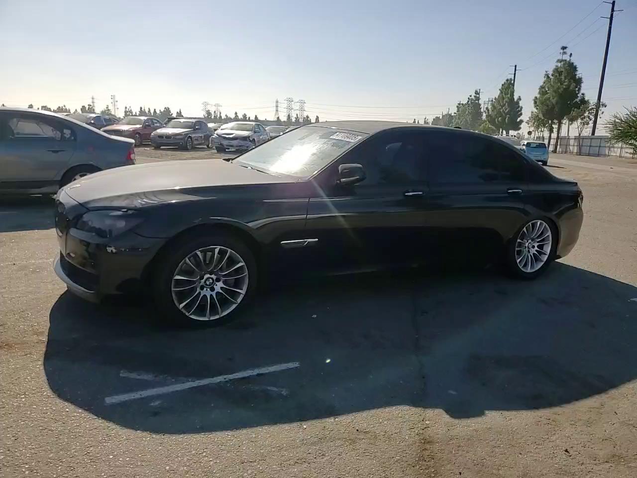 Фото: WBAKB8C52CDX20760