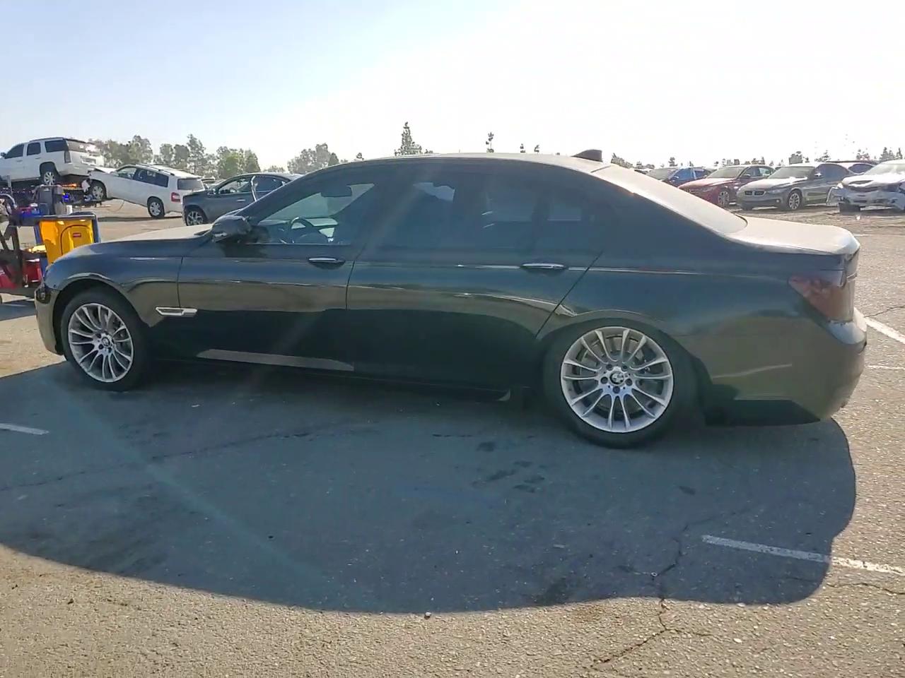 Фото: WBAKB8C52CDX20760