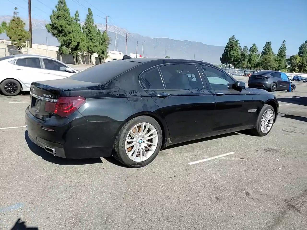 Фото: WBAKB8C52CDX20760