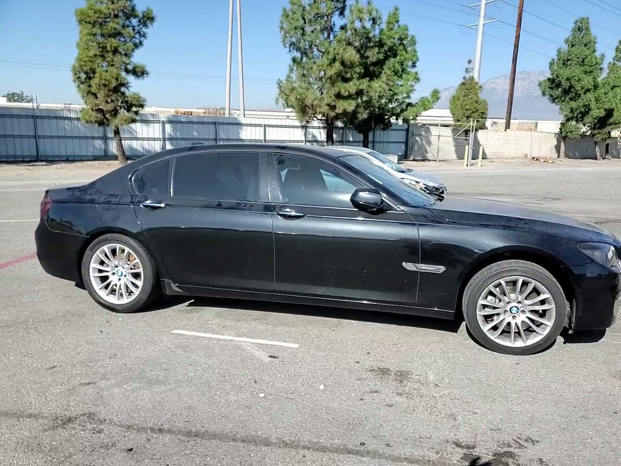 Фото: WBAKB8C52CDX20760